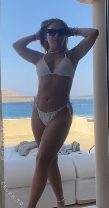 Full leaked Alinamour page private photo