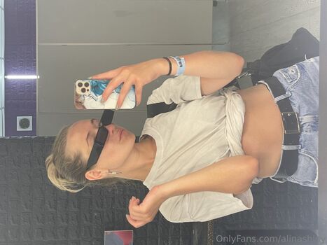 Full leaked Alinatomioka private photo