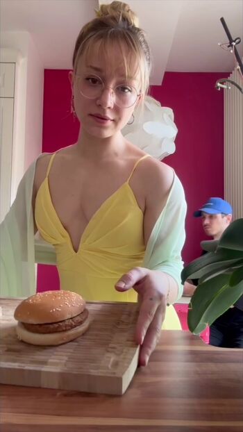 Full leaked Aline dessine private photo
