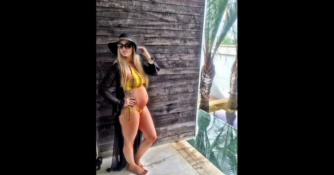 Full leaked Aline gotschalg private photo