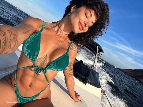 Full leaked Alinecampos private onlyfans photo