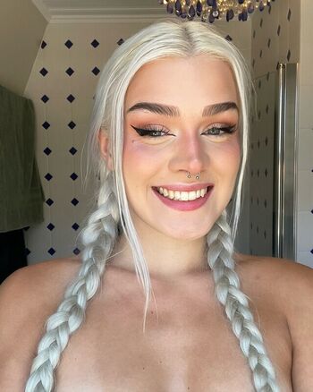 Full leaked Alix ablaze private photo