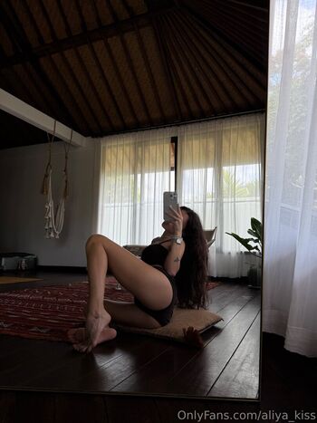 Full leaked Aliya kiss private photo