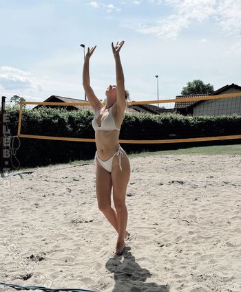 Full leaked Alizee talk private photo