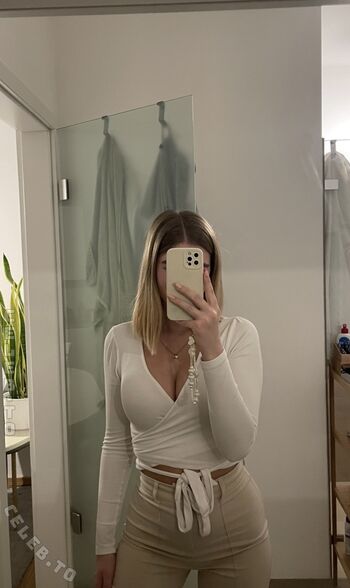 Full leaked Alizee talk private photo