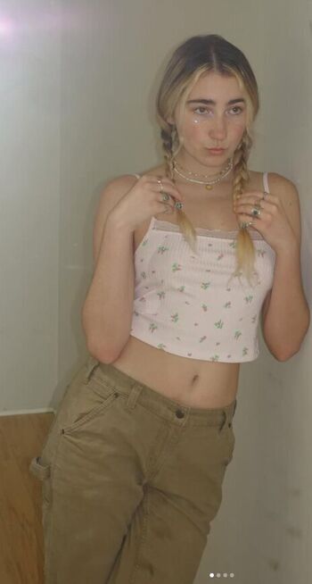 Full leaked Allegra miles private onlyfans photo