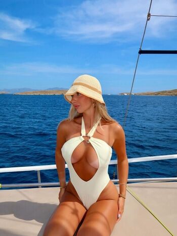 Full leaked Allielacorte private photo