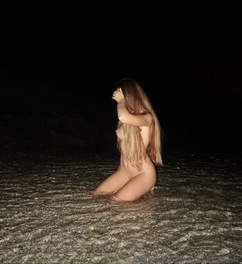 Full leaked Allieryderr private photo