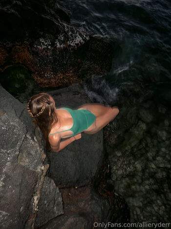 Full leaked Allieryderr page private onlyfans photo