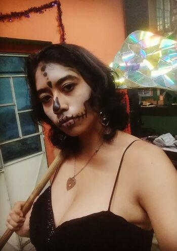 Full leaked Allisauria private onlyfans photo