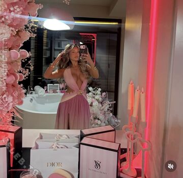 Full leaked Almira azemi page private photo