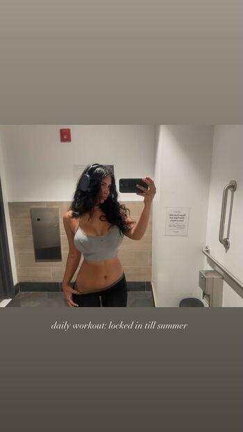 Full leaked Alondraquino private onlyfans photo