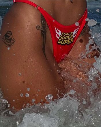 Full leaked Aluchi artoff private onlyfans photo