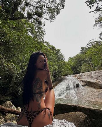 Full leaked Aluchi artoff private onlyfans photo