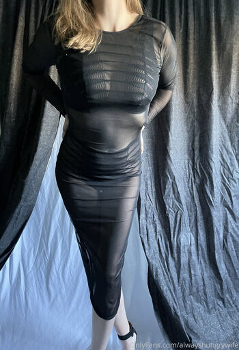 Full leaked Alwayshungrywife private onlyfans photo