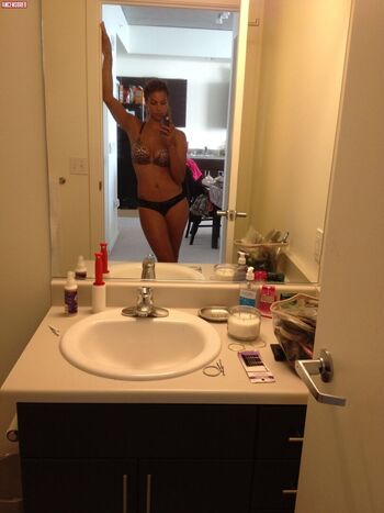 Full leaked Alysha clark private photo