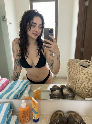 Full leaked Alyska  page private onlyfans photo