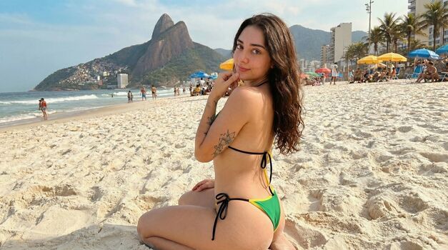 Full leaked Alyska private onlyfans photo