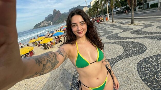 Full leaked Alyska private onlyfans photo