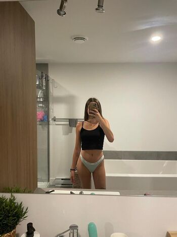 Full leaked Alyssacestmoi private photo