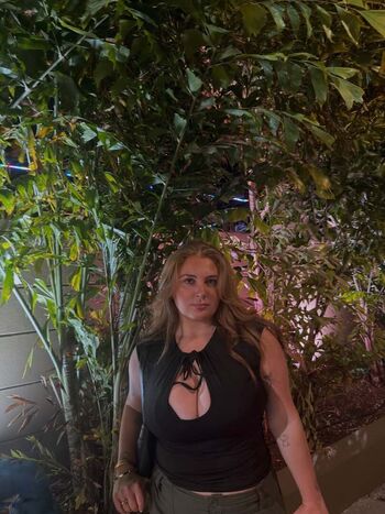 Full leaked Alyssaholmes private onlyfans photo