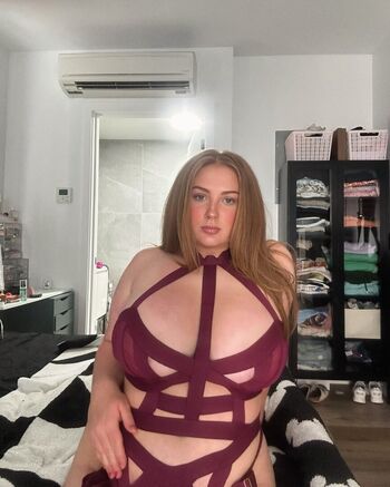 Full leaked Alyssaholmes private photo