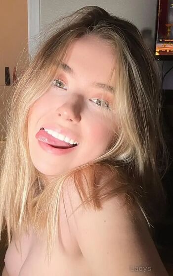 Full leaked Alyssahulsey private photo