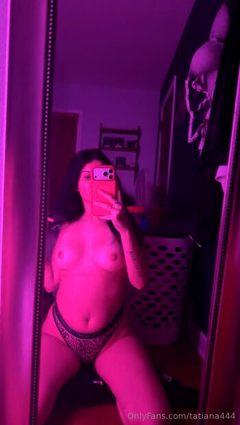 Full leaked Alyssathompson private onlyfans photo