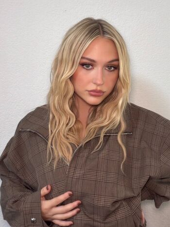 Full leaked Alyvia alyn lind private photo