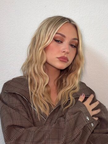 Full leaked Alyvia alyn lind private photo