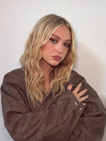Full leaked Alyvia alyn lind private photo