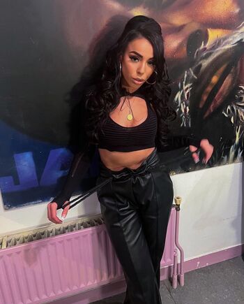 Full leaked Amale french hope private onlyfans photo