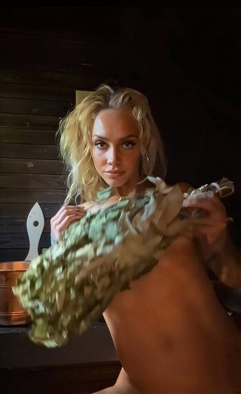 Full leaked Amanda essen page private photo