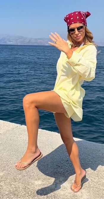 Full leaked Amanda holden private photo
