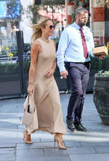 Full leaked Amanda holden page private photo