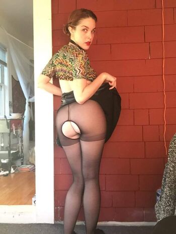 Amarna Miller