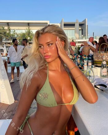 Full leaked Amba woods private photo