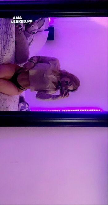 Full leaked Amber glenn page private onlyfans photo