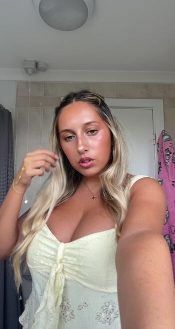 Full leaked Amber isabella private onlyfans photo
