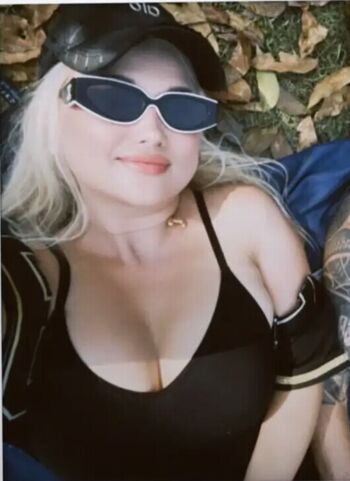 Full leaked Amber koltzow bastick private onlyfans photo