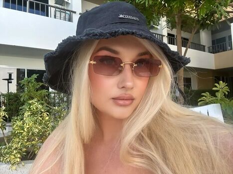 Full leaked Amber koltzow bastick private photo