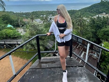 Full leaked Amber koltzow bastick private photo