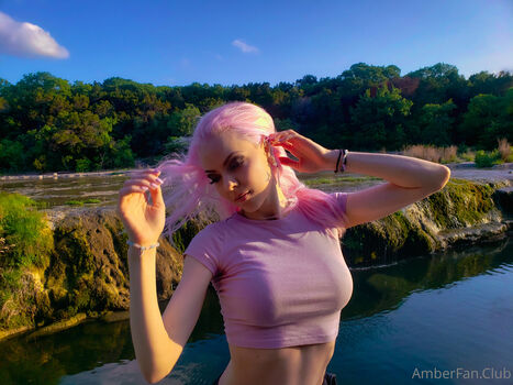Full leaked Amberlaray page private photo