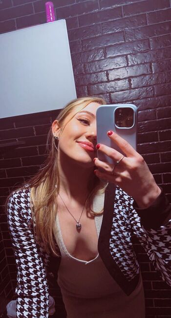 Full leaked Amberlie private onlyfans photo