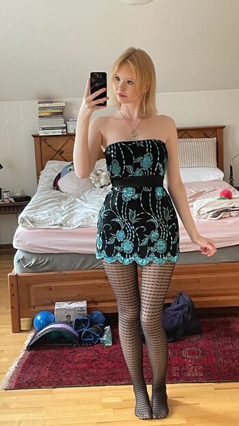 Full leaked Ameliamayl private onlyfans photo