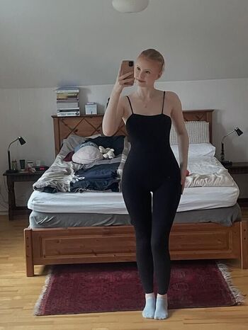 Full leaked Ameliamayl private onlyfans photo