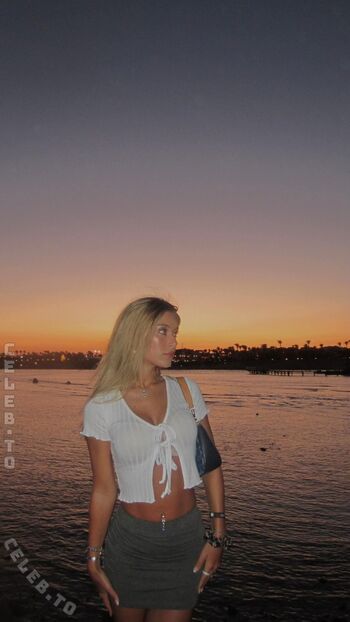 Full leaked Amelie dilla private onlyfans photo