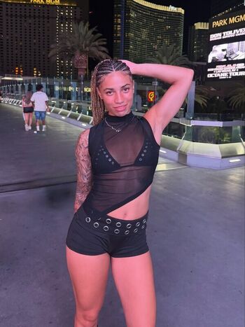 Full leaked Amiah simmons page private photo