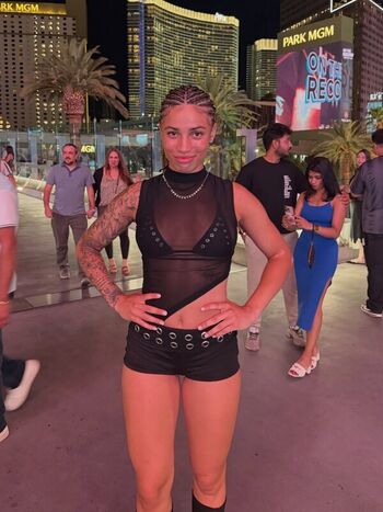Full leaked Amiah simmons page private photo