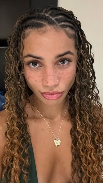 Full leaked Amiah simmons page private photo
